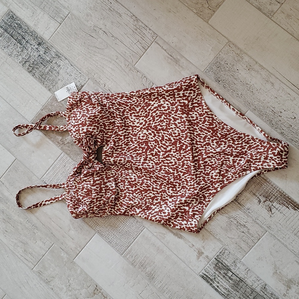 New NWT Old Navy Women's Medium One Piece Bathing Swim Suit Animal Print